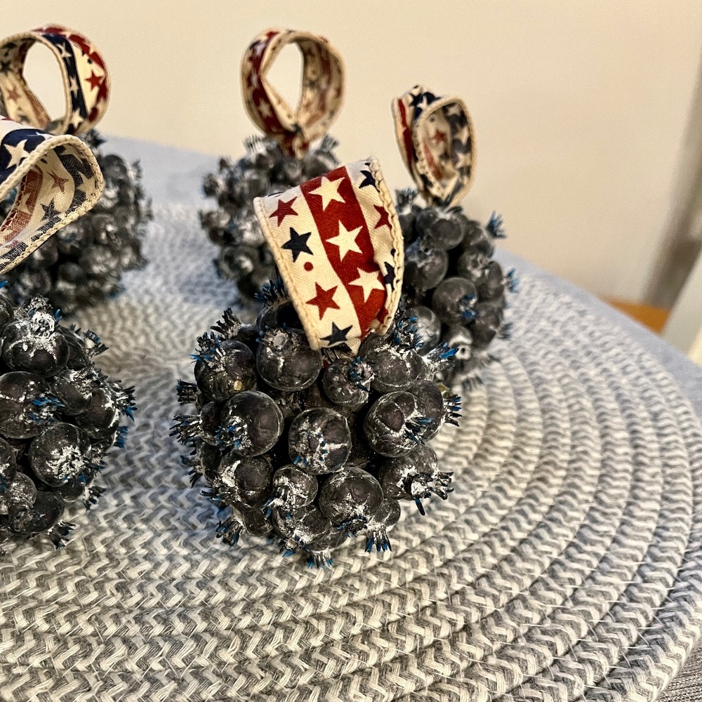 Farmhouse Americana Blueberry Fruit Ball Ornaments with Star Ribbon, set of 6 - Picture 4 of 4